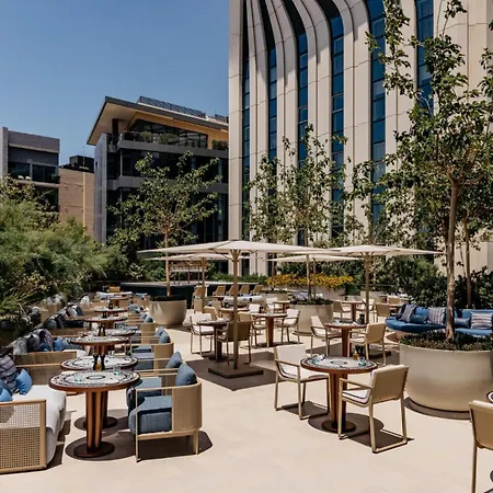 Mercury Tower Skyline With Pool Access