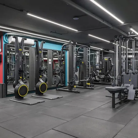 Mercury Tower Skyline With Pool Access דירה *