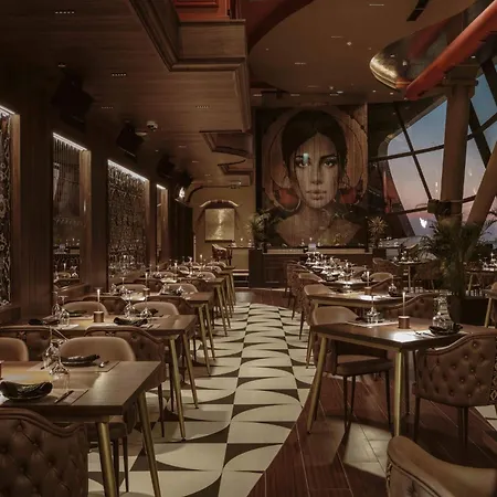 Mercury Tower Skyline With Pool Access *