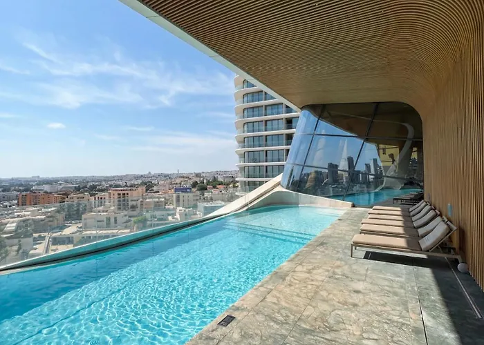 20Th Floor Luxury Sea View Mercury Tower Apartment - Rooftop Pool! By Stays Uniq * Saint Julian's