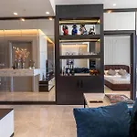 Διαμέρισμα 20th Floor Luxury Sea View Mercury Tower - Rooftop Pool! By Uniq *