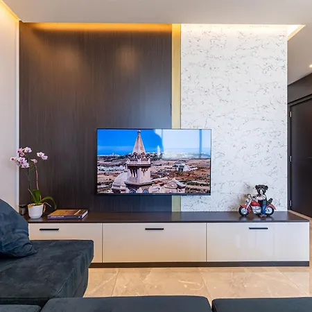 Apartment 20th Floor Luxury Sea View Mercury Tower - Rooftop Pool! By Uniq Saint Julian's