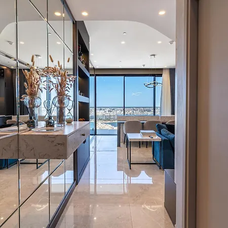 20th Floor Luxury Sea View Mercury Tower - Rooftop Pool! By Uniq Apartment Saint Julian's