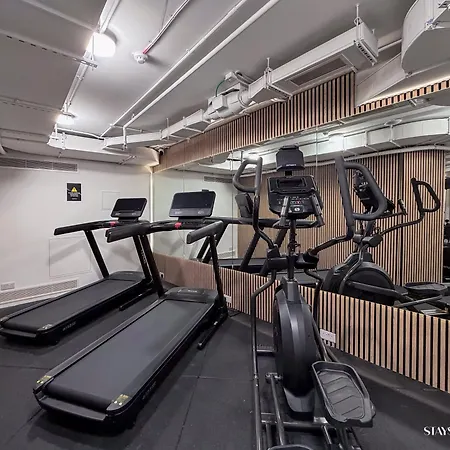 דירה 20th Floor Luxury Sea View Mercury Tower - Rooftop Pool! By Uniq