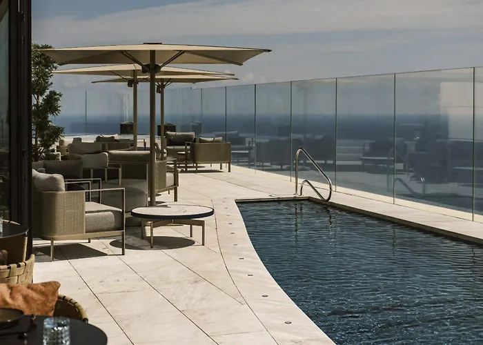 דירה 20th Floor Luxury Sea View Mercury Tower - Rooftop Pool! By Uniq