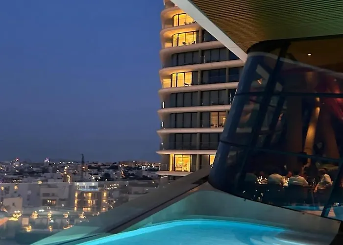 20th Floor Luxury Sea View Mercury Tower - Rooftop Pool! By Uniq Saint Julian's