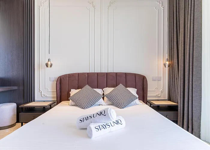 20th Floor Luxury Sea View Mercury Tower - Rooftop Pool! By Uniq *