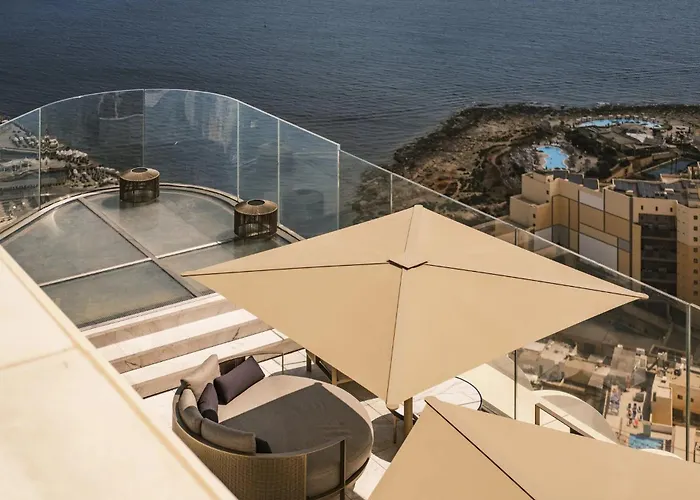 20th Floor Luxury Sea View Mercury Tower - Rooftop Pool! By Uniq דירה *