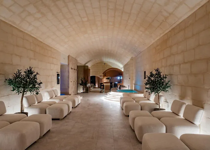 20th Floor Luxury Sea View Mercury Tower - Rooftop Pool! By Uniq דירה